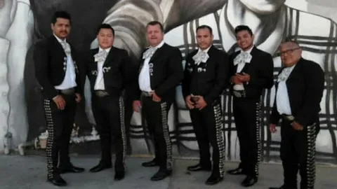 Mariachi juvenil monumental