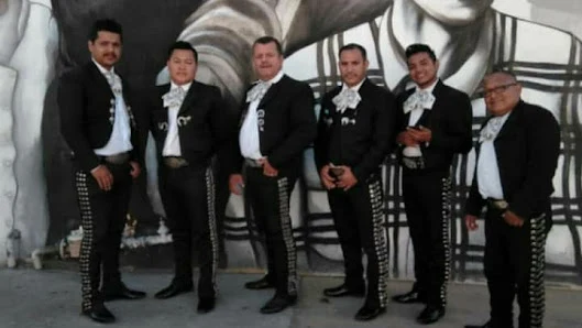 Mariachi juvenil monumental