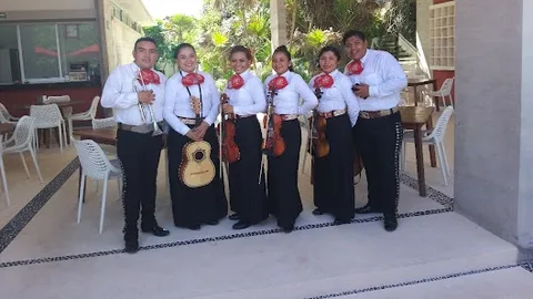 Mariachis en playa del carmen perla del caribe
